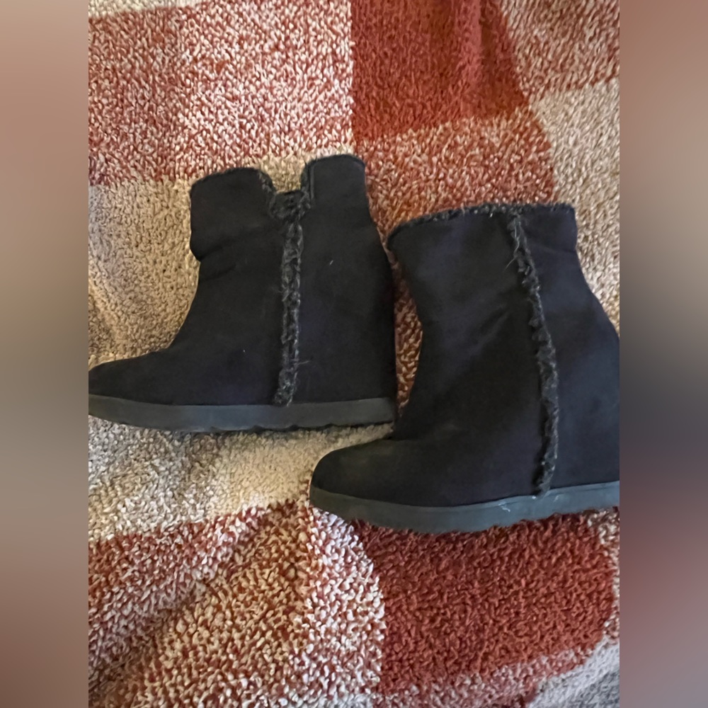 Wedge bootie